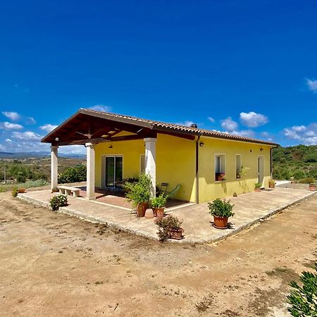 San Leonardo Country House Calangianus Εξωτερικό φωτογραφία